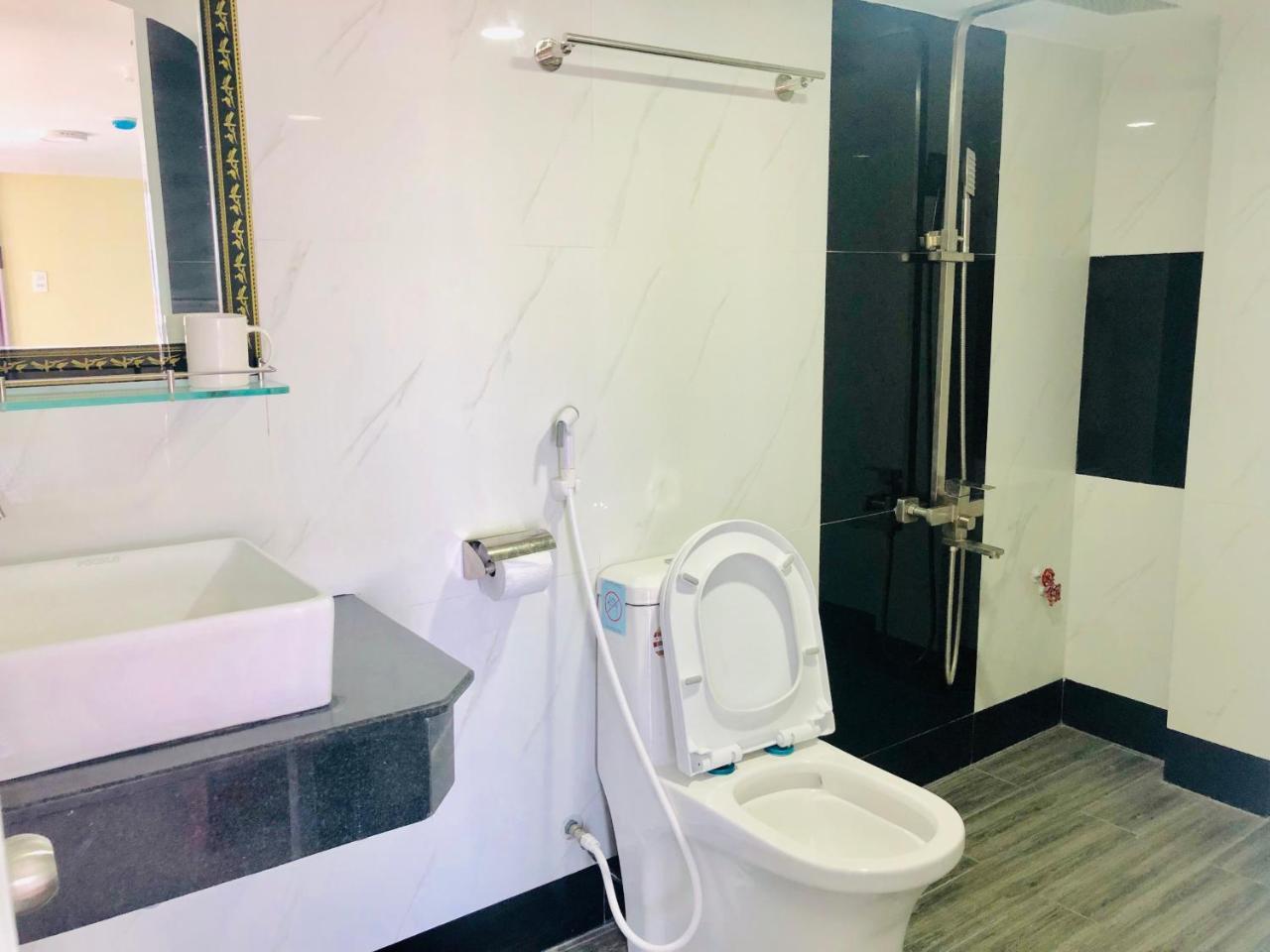 Ngoc Huong Hostel & Apartments Куи Нхон Екстериор снимка