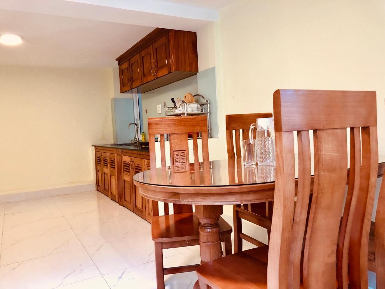 Ngoc Huong Hostel & Apartments Куи Нхон Екстериор снимка