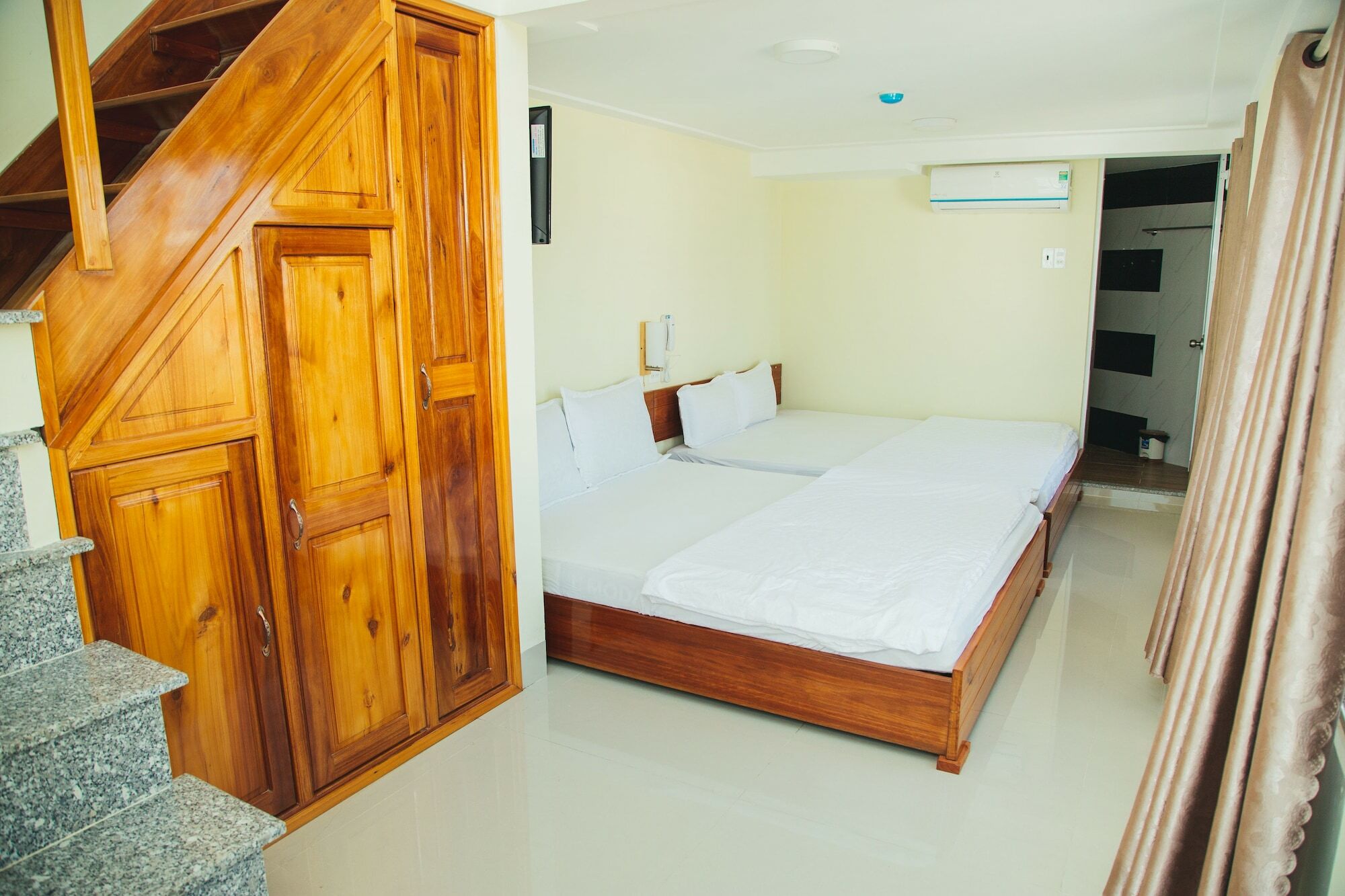 Ngoc Huong Hostel & Apartments Куи Нхон Екстериор снимка